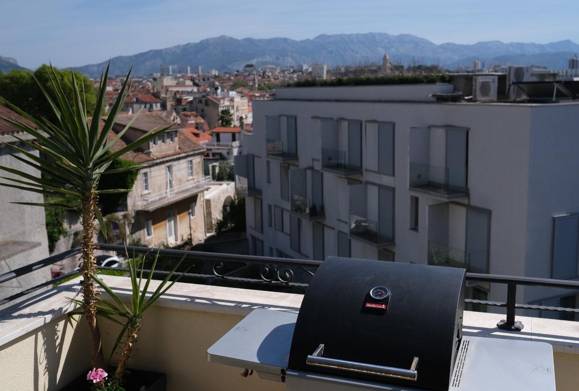 Prime Location Penthouse Apt With A Large Terrace Split Luaran gambar